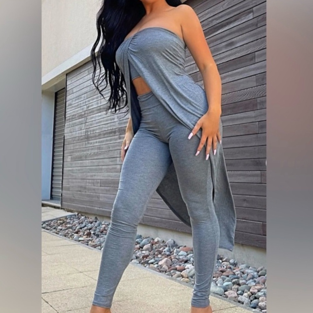 FASHIONNOVA
Sassy Tunic
Legging Set
Charcoal
SIZE L